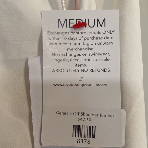 White off shoulders jumpsuit. - Picture 6 of 8